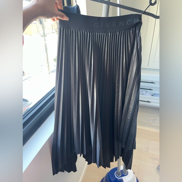 Givenchy black pleated skirt NWT - Picture 4 of 4